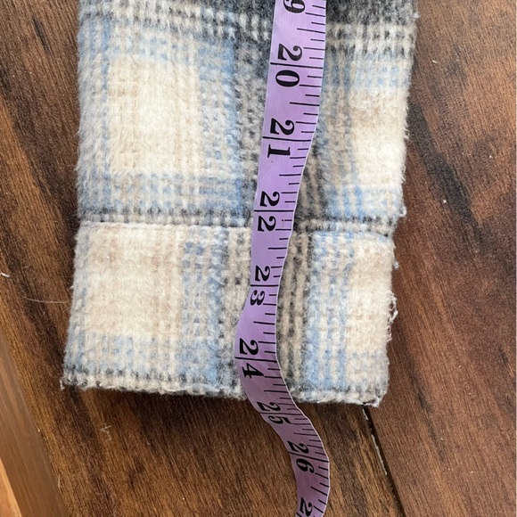 ONLY Plaid Cropped Jacket – Size S – Cozy Shacket Style - Picture 7 of 11